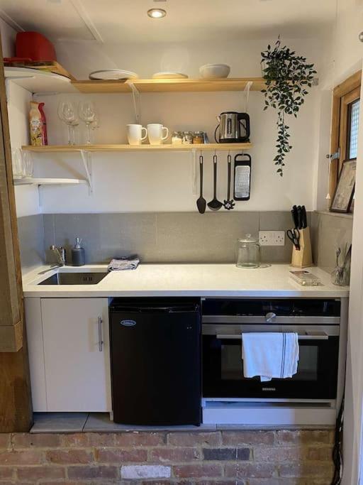 Cosy 1 Bedroom Country Lodge With Free Parking Watlington  Exteriér fotografie